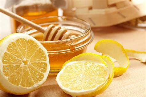 Air lemon juga mengandung asam sitrat yang berkhasiat untuk memberihkan organ hati. Manfaat Khasiat Jeruk Lemon & Madu Untuk Kecantikan Kulit ...