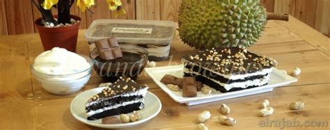 Jun 28, 2021 · jamuan ini sengaja diciptakan untuk warga hindia belanda agar mereka bisa 'memperkenalkan' dan cenderung memamerkan makanan negara jajahan mereka saat itu pada tamu mereka. 24 Makanan Khas Karawang Jawa Barat yang Paling Populer!