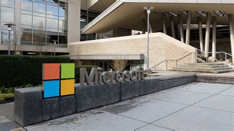 Microsoft Msft Pay Data Report Shows Racial Gaps In Top Jobs Bloomberg