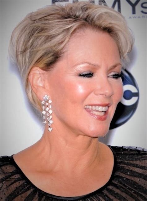 26 Best Short Haircuts For Women Over 60 To Look Youn