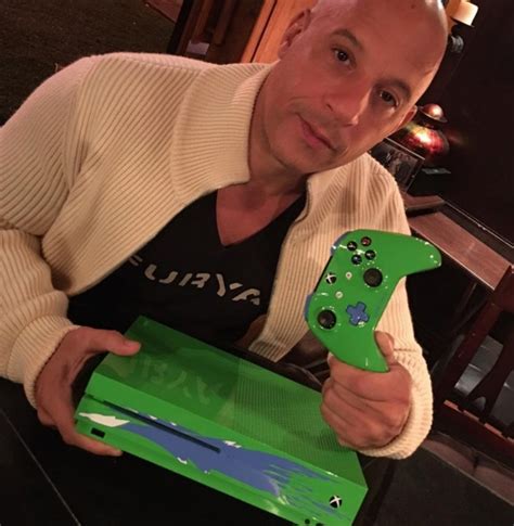 Microsoft Lança Xbox One S Verde Em Homenagem A Paul Walker De