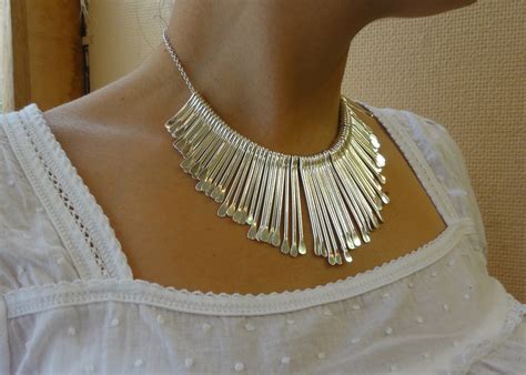 Colliers et pendentifs agatha : Objet du Désir : Un collier Agatha - Bulles de mode