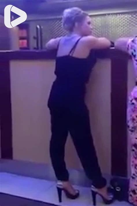 Drunk Woman Falls Over In Kebab Shop We All Have One Mate That Falls Over Every Time They Go