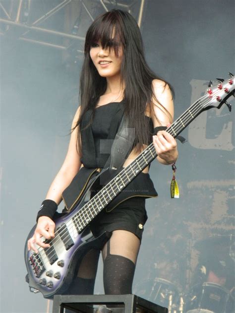 doris yeh bass girl rocks guitar female musicians heavy metal girl