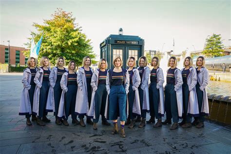 The Thirteenth Doctor arrives in Sheffield (Promo Pics from the Series 11 Premiere) : doctorwho
