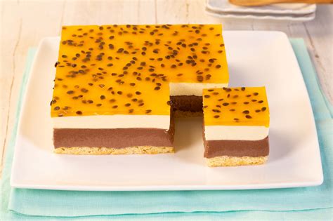 A receita de mousse de chocolate branco fica pronta rapidinho e é deliciosa. Torta Mousse de Chocolate com Maracujá 🍫 Mavalério