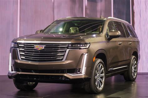 2021 Cadillac Escalade Embraces Luxury And Tech To Distance Itself From