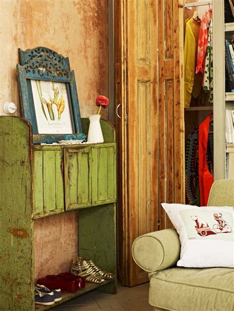 Safety is an absolute priority for uia. Vintage Style Mini Loft in Budapest / A + Z Design Studio