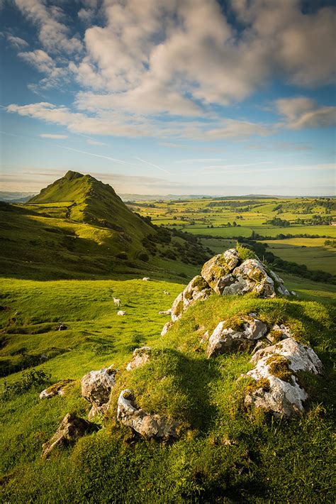 Traveling Page 🌍 Chrome Hill Peak District England 📸 Dave
