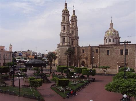 Plaza De Armas E Iglesia Tepatitlan De Morelos Jalisco México