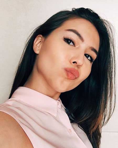 Beranjak remaja namanya semakin bersinar di. 45 Artis Cantik dan Seksi Indonesia Terbaru - Blog Unik