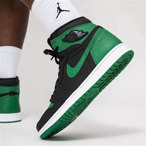 Check spelling or type a new query. Pine Green Jordan 1 Wallpapers - Wallpaper Cave
