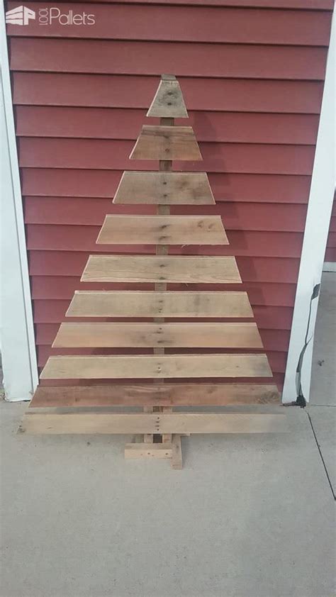 Easy Pallet Christmas Tree Under 15 Bucks 1001 Pallets