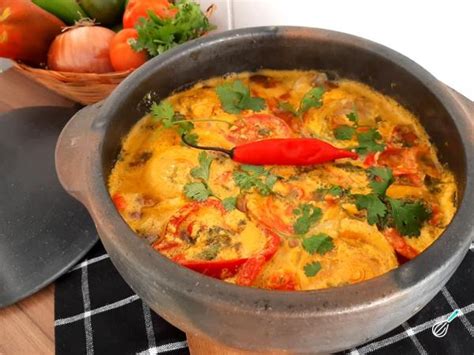 Moqueca De Peixe Baiana Tradicional Na Panela De Barro