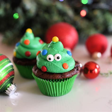 Cute And Simple Christmas Tree Cupcakes Crazy Little Projects