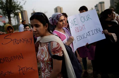 Pakistan Angry Over Taliban Shooting Of Schoolgirl The New York Times