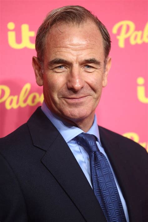Robson Green Speaks Out On His Battle With Drink And Drugs At Height Of