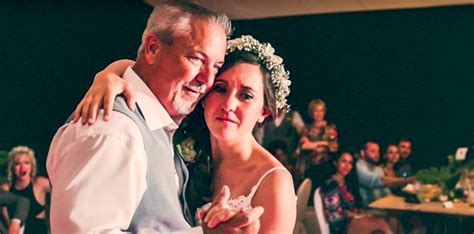 Dad Surprising Daughter With Song At Wedding