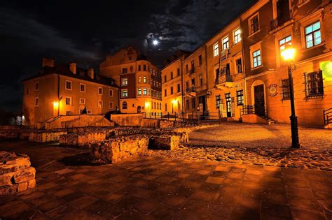 Lublin nocą kusi paryżan na wystawie 