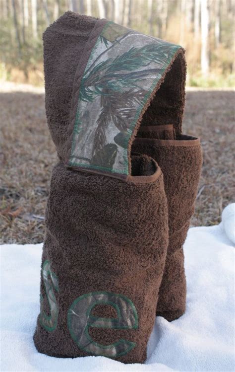 Get a twofer going, and buy 2 bath towels and 1 hand towel and you'll have 2 baby gifts in stock and ready to go! FULL-SIZE Hooded Bath Towel -- Realtree Camouflage--Child ...