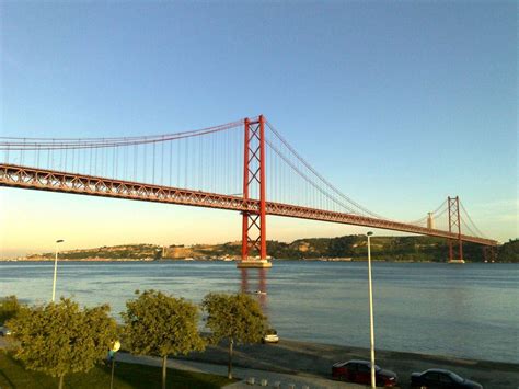 Fahrt über die schrägseilbrücke „ponte vasco da gama in lissabon. Bild "Lissabon Brücke über de Tejo" zu Brücke des 25 ...