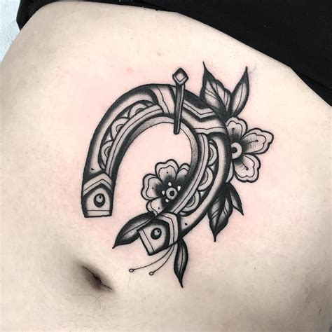 Horseshoe Tattoo Tattoo Ideas And Inspiration Horse Shoe Tattoo