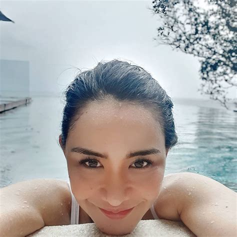 *123 1001651 3itunes download : อัลบั้มภาพ นิโคล เทริโอ ชุดว่ายน้ำ อวดหุ่นแซ่บในวัย 48