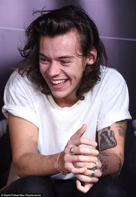 I have a lot of strong feelings about styles's hair, and while i love the short look he's currently sporting (though i'm not convinced he knows exactly what. Jessica Simpson shares snap of son Ace with Harry Styles ...