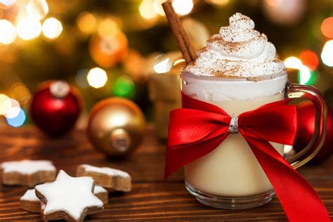 Personal Trainers List The Christmas Food And Drinks You Should Always