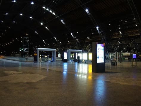 Find information about leipzig hbf station here. Leipzig Hbf Gleise 1-2 Tief Foto & Bild | gleise ...