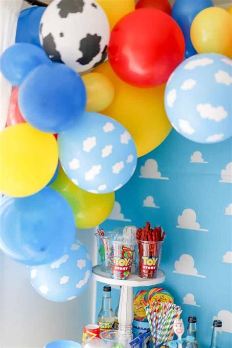 Diy Idea How To Make A Toy Story Balloon Garland This Worthey Life