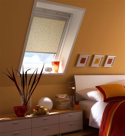 Bildergebnis fur gardinen schrage fenster gardinen ideen vorhange fenster gardinen dreiecksfenster. Sicht- und Sonnenschutz für Dachfenster aller Art