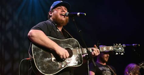 luke combs to drop what you see ain t always what you get deluxe lp with 5 new songs and fans