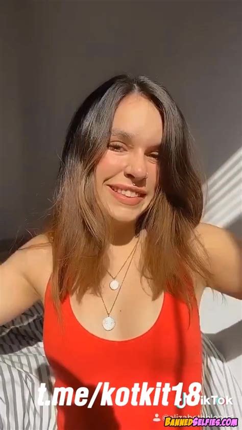 Carly 20 Year Old College Babe Nude On Tiktok Bannedselfies