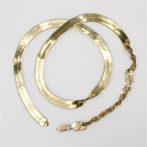 10kt Gold 22.9g Flat Herringbone Chain Necklace | Property Room