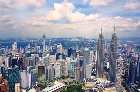 Another iconic structure in kuala lumpur. 5 Iconic Malaysian Skyscrapers No Visitor Should Miss ...