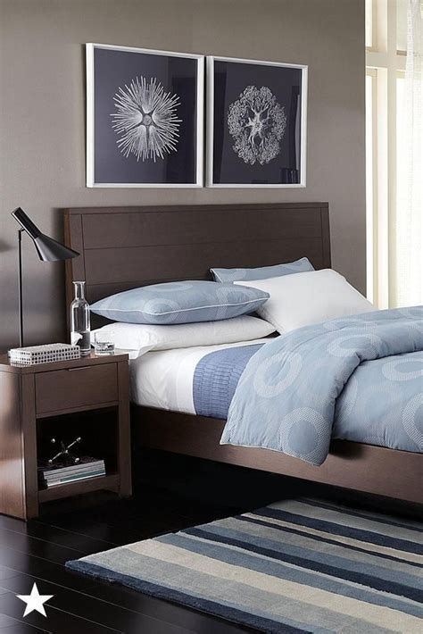 Find furniture & decor you love at hayneedle, where you can buy online while you explore our bedroom designs and curated looks for tips, ideas & inspiration to help you along the way. The Stylish Modern Bedroom Furniture (Vintage, Rustic, and Mid Century Bedroom Furniture Sets ...