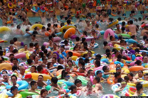 Chinese Tourists Really Love Their Swimming Pool At The Daying Dead