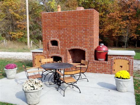Who wouldn't want this in their backyard? Outdoor Pizza Oven Pictures
