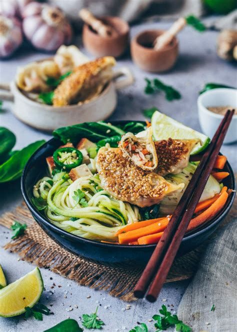 Asiatische Gemüse -Suppe mit Teigtaschen vegan Bianca Zapatka