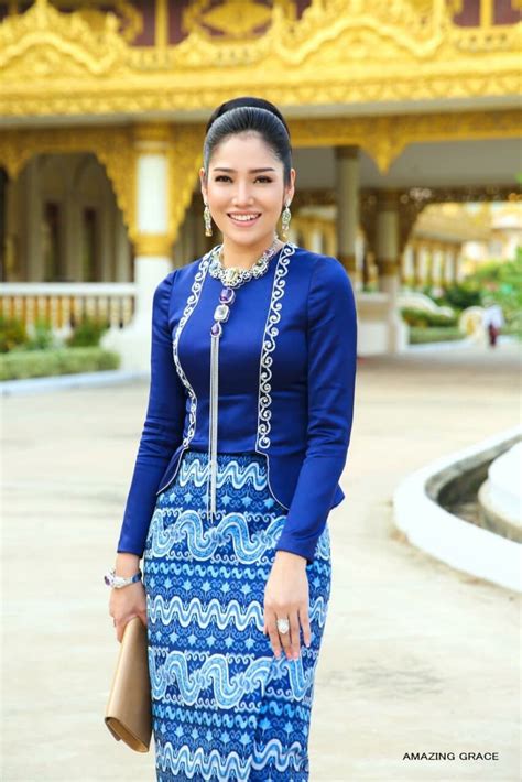 Pin By Chaw Su On Myanmar Dress Myanmar Traditional Dress Myanmar