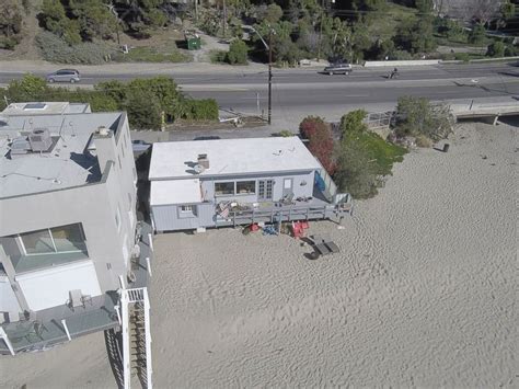 Brady Bunch Star Eve Plumb Closes 39m Sale On Malibu Home She