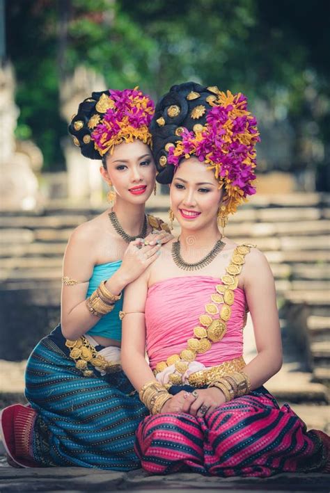 Chiang Mai Thailand May 122018 Young Asian Woman Wearing Lanna Traditional Style Costume At