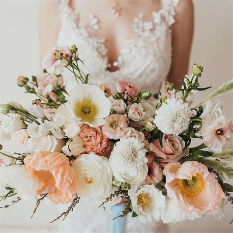 15 Fresh And Playful Poppy Wedding Bouquets