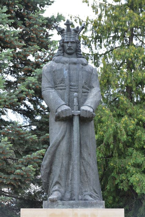 Statuia Lui Ștefan Cel Mare Piatra Neamț Monumente Istorice Din Neamț