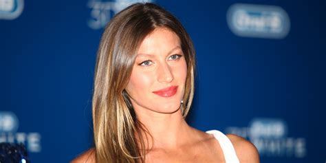 Gisele Bundchen Naked Supermodel Poses Nude In French Vogue Video