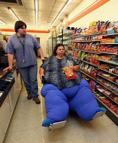 Worlds Heaviest Woman Is Living Large