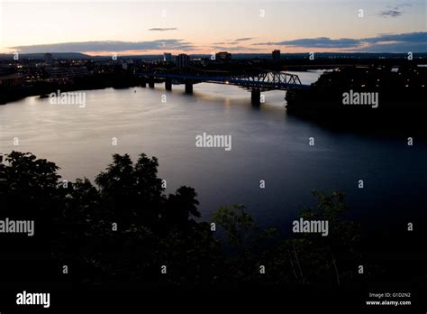 Evening Photograph Of The Alexandra Bridge A Steel Truss Cantilever