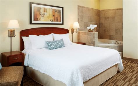 But the one in sareraya romantic honeymoon suite will literally leave you without words.the in room jacuzzi is overlooking of the sea. 11 Hotels With Jacuzzi In Room In Massachusetts: Boston ...
