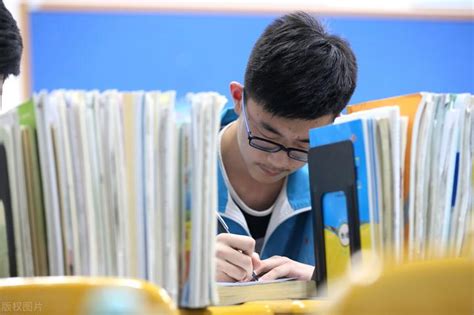 分数低、实力硬：最“好考”的5所双一流大学出炉！高考必刷卷 知乎